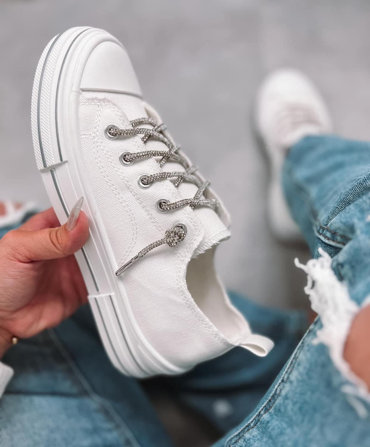 Aman Sneakers in White