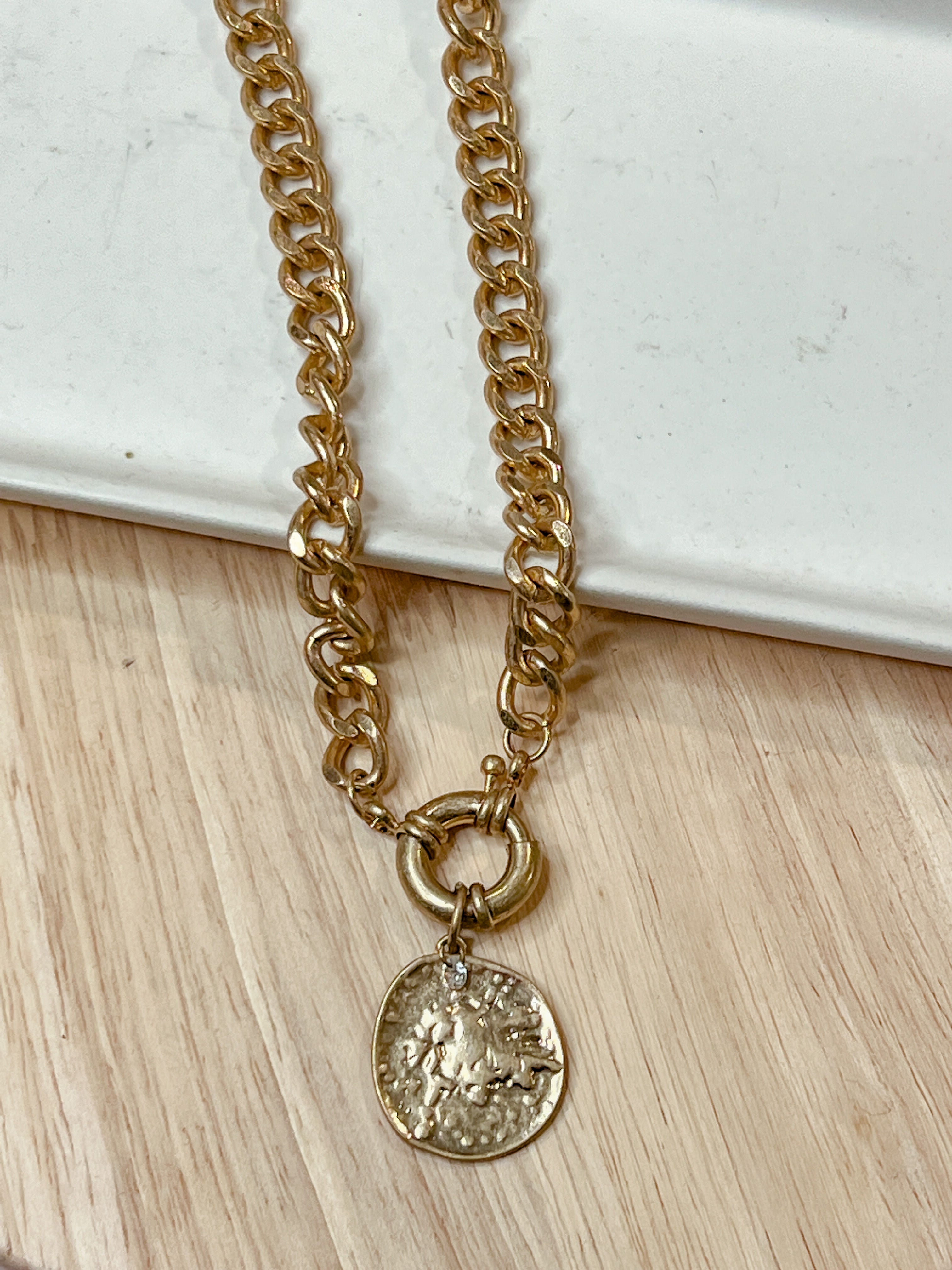 Medallion Chunk Necklace