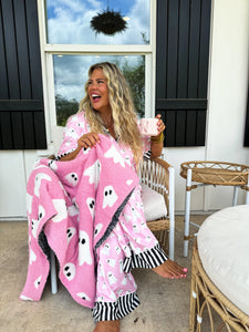 {Pre-Order} Viral Pink Ghost Cloud Blanket