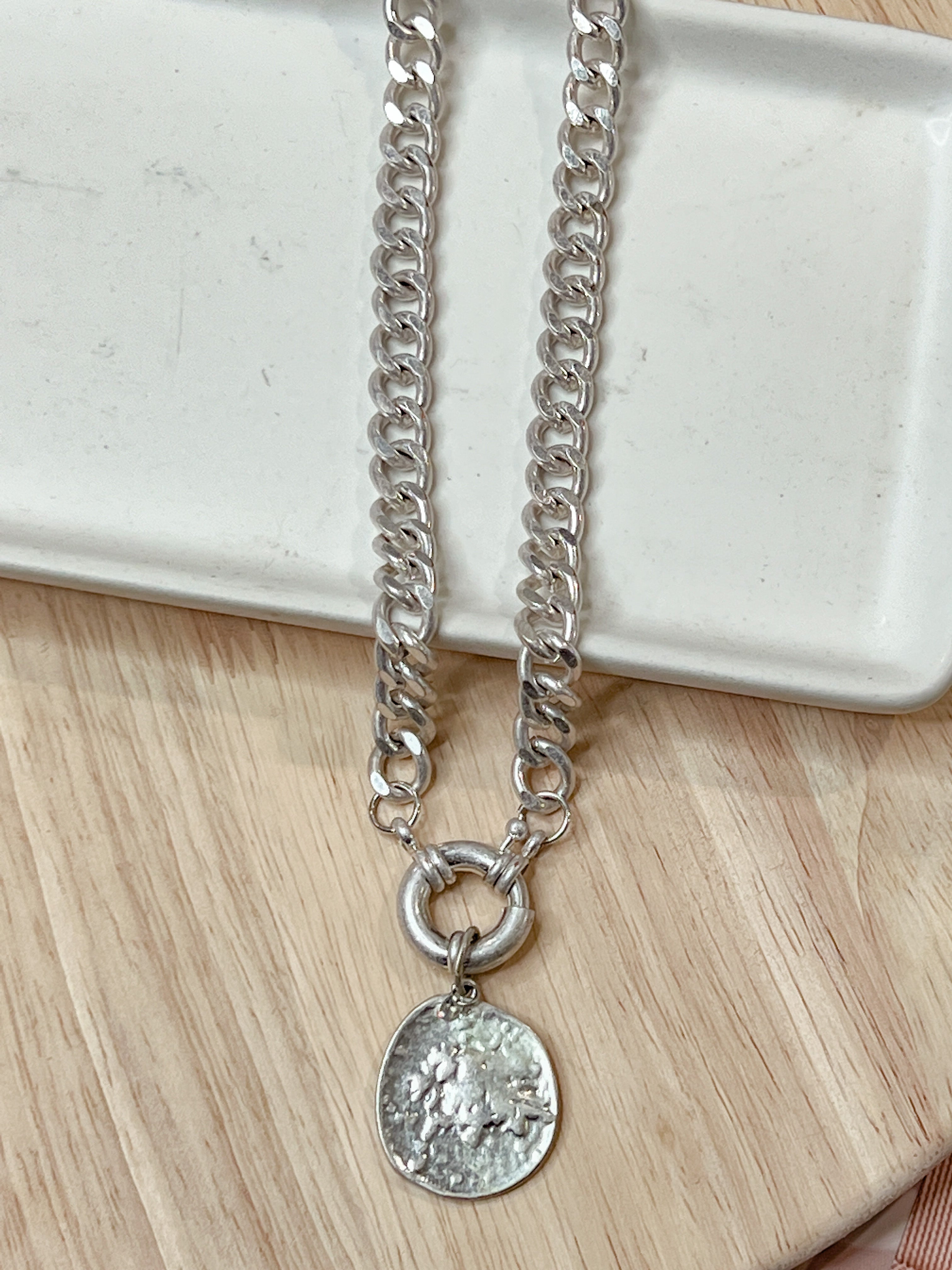 Medallion Chunk Necklace