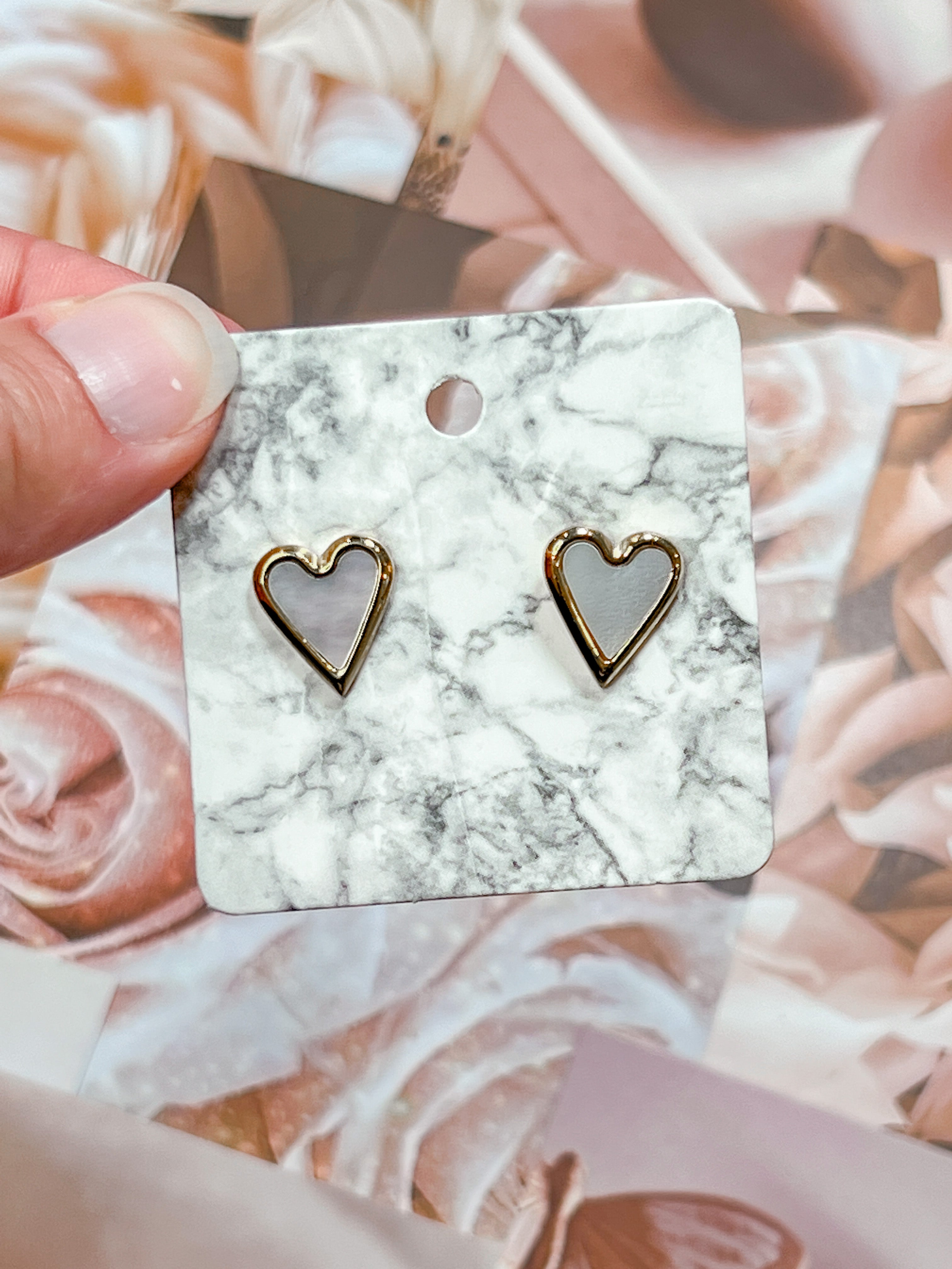 Shell Heart Stud Earrings