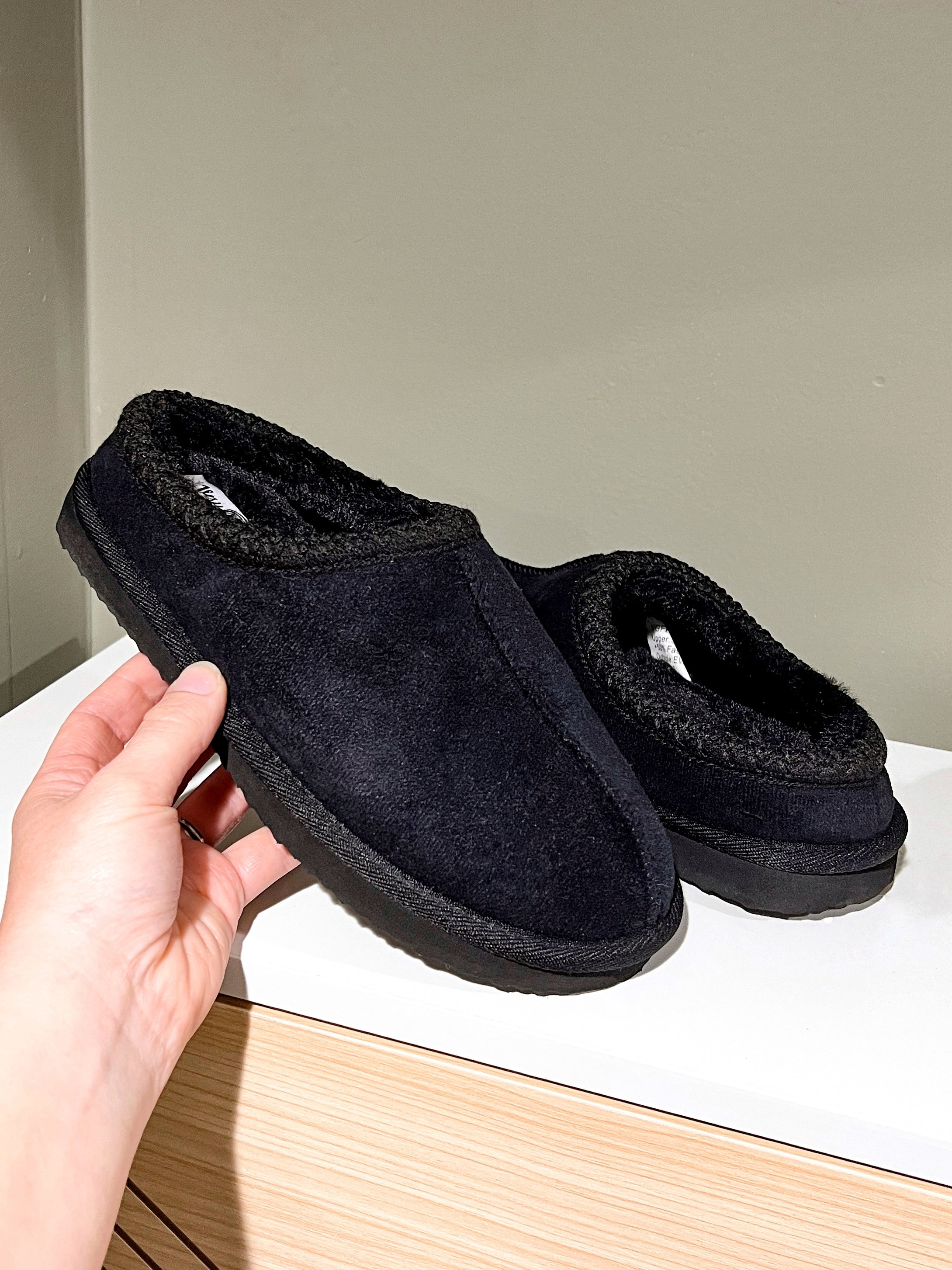 Bruin Slipper Shoes in Black