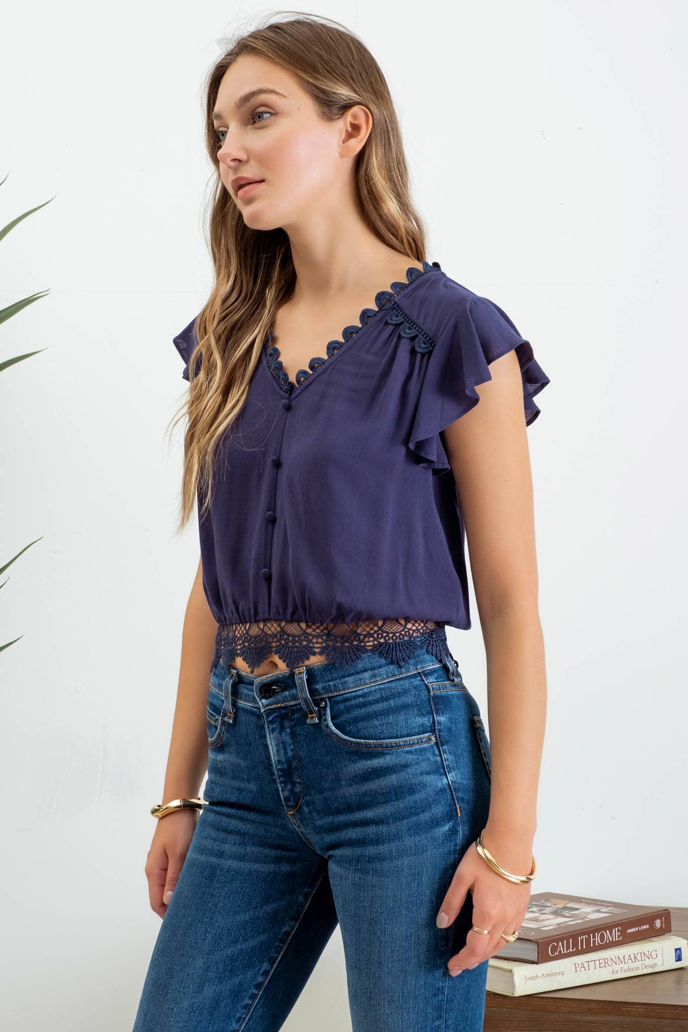 Scallop Lace Trim Crop Top in Navy