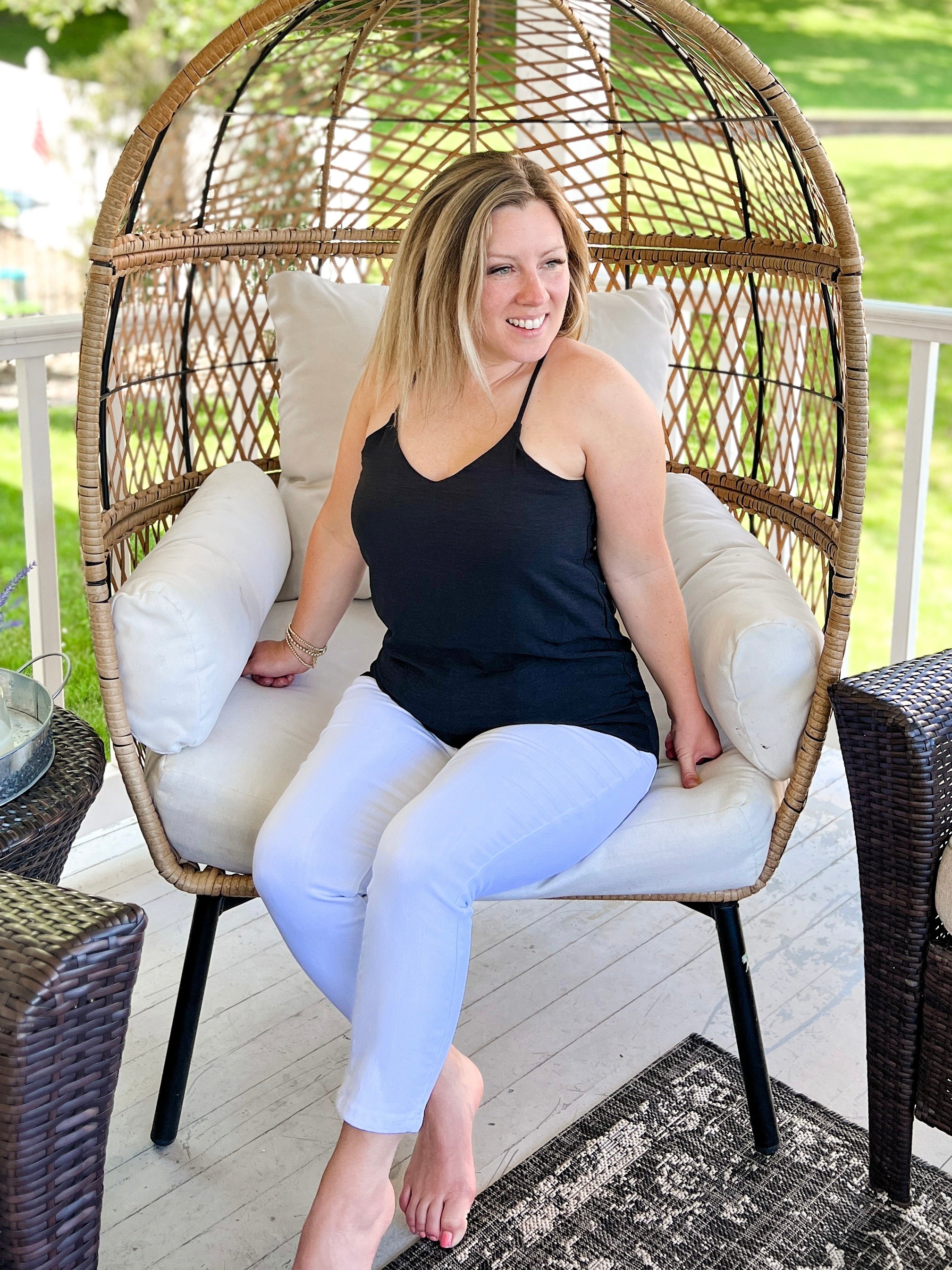 Willa Mid-Rise White Capri Judy Blue Jeans