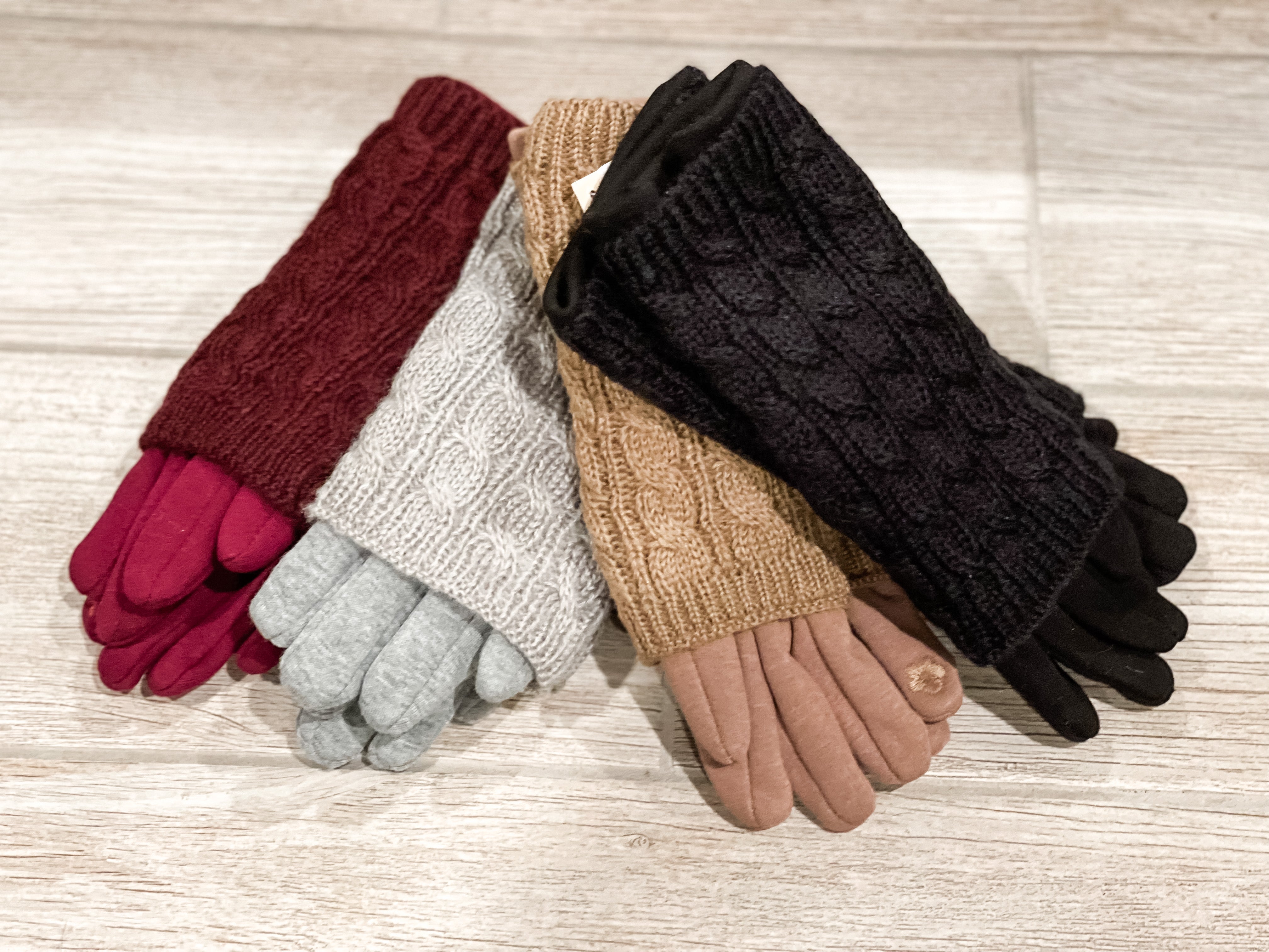 Cable Knit Smart Touch Gloves