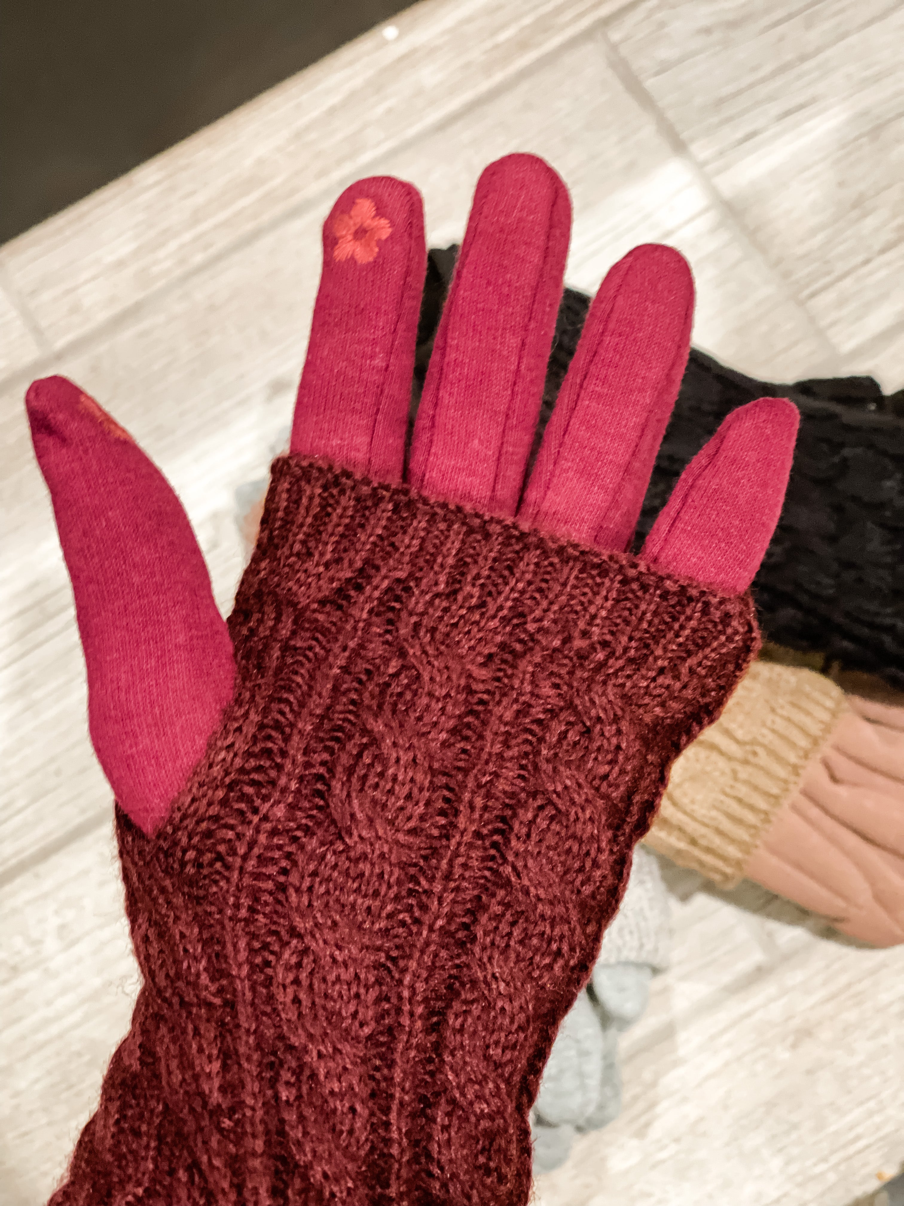 Cable Knit Smart Touch Gloves